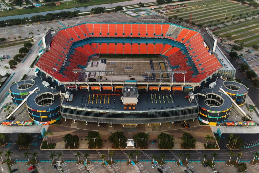 Estadio Hard Rock de Miami, sede del Mundial 2026, donde el aluminio, el cobre y el latón forman parte de su infraestructura